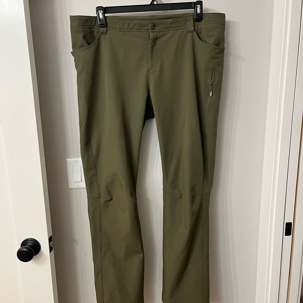 Prois Allta all weather pants, size 16
